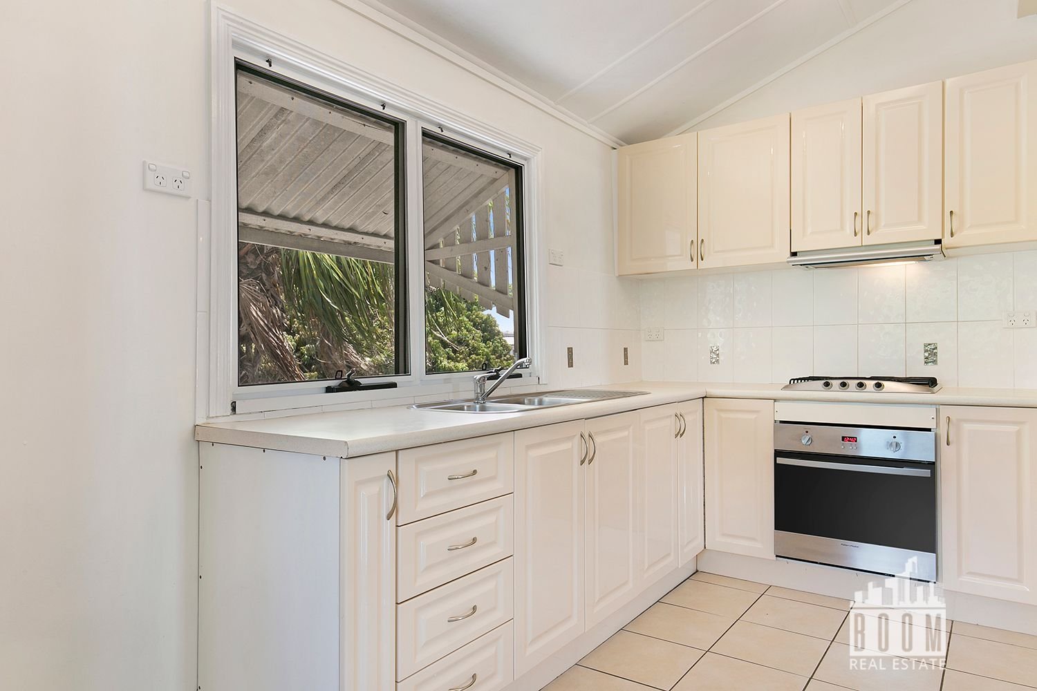 84 West Street, The Range - Thumbnail 5