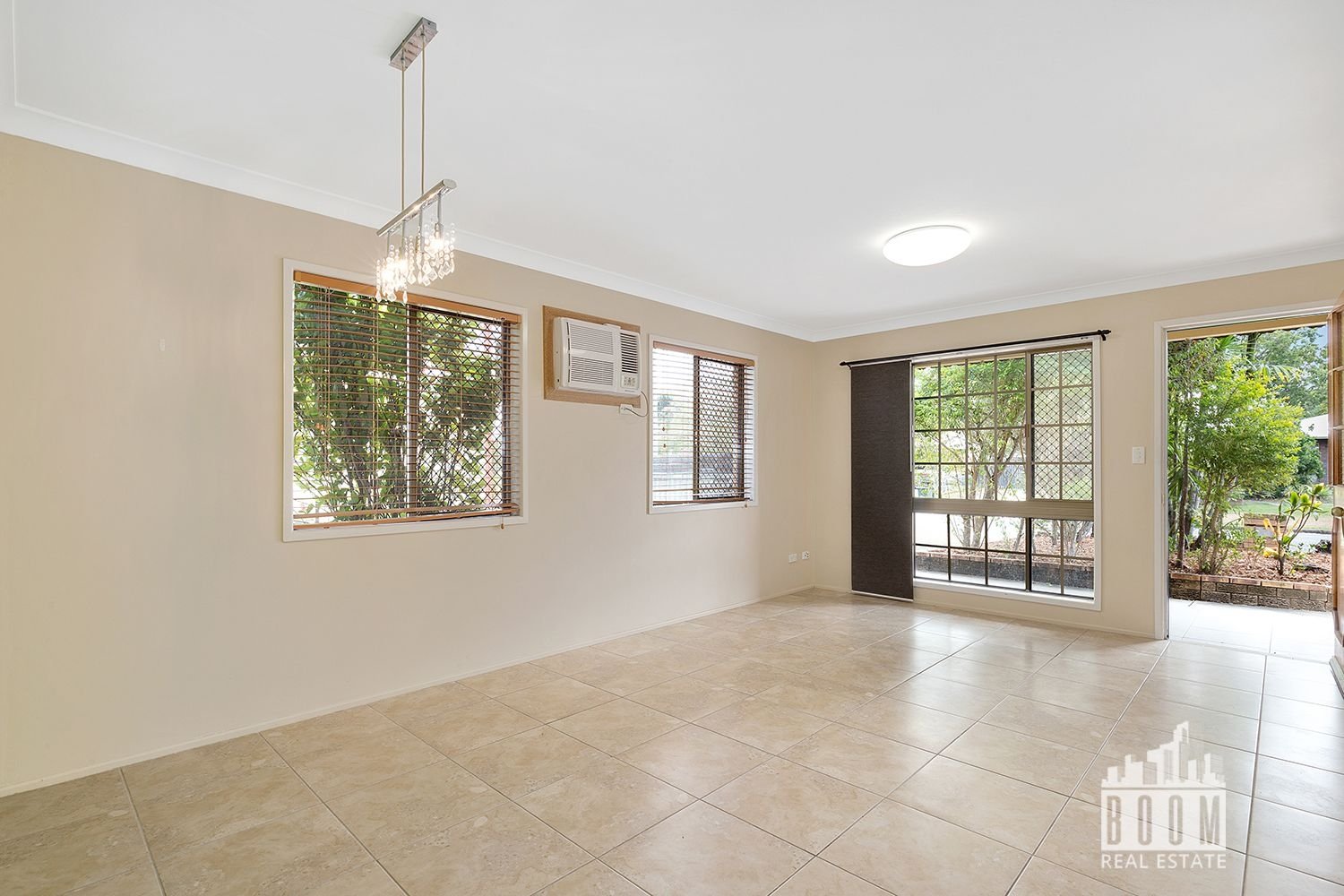 1&2 54 Medcraf Street, Park Avenue - Thumbnail 2