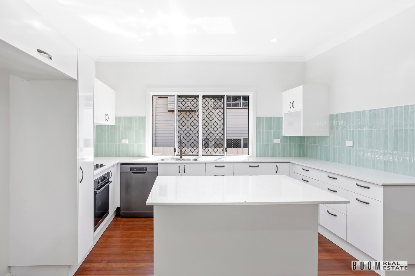 446B Paterson Street, Lakes Creek - Thumbnail 3